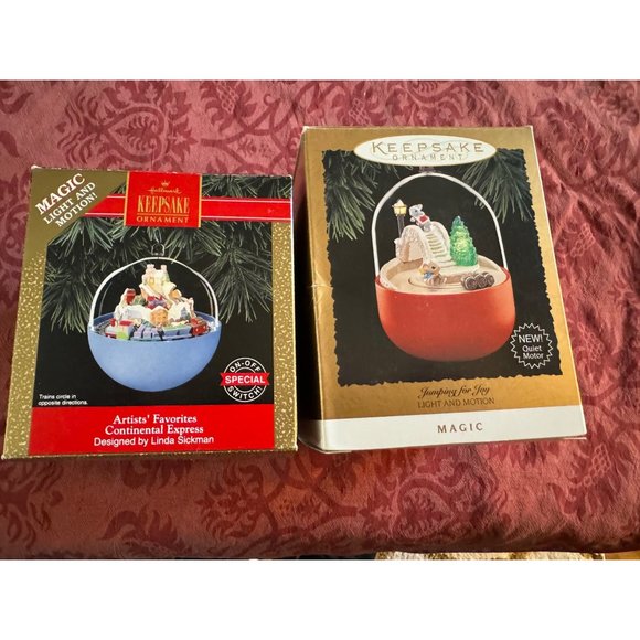 Hallmark Keepsake Ornaments - Blue and Red Magic Light and Motion - Picture 1 of 4